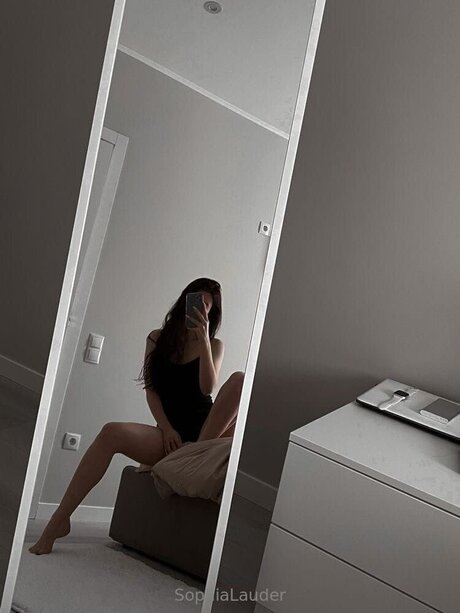 Sophia Es naked model archive