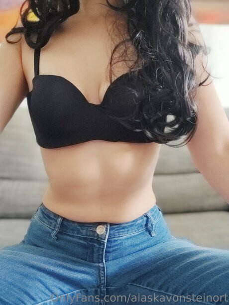 Alaskavonsteinort naked actress picture