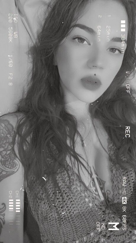 Mikki L33 porn star photos