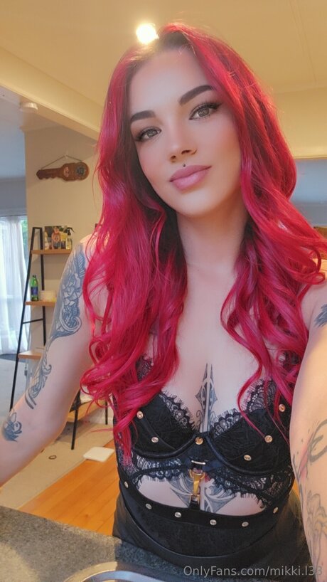 Mikki L33 star high quality pictures