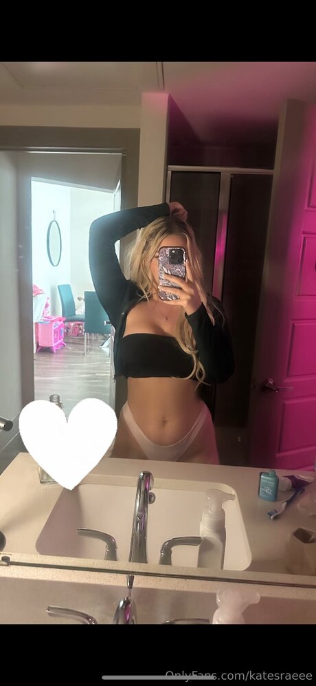 Katesraeee nude model pictures