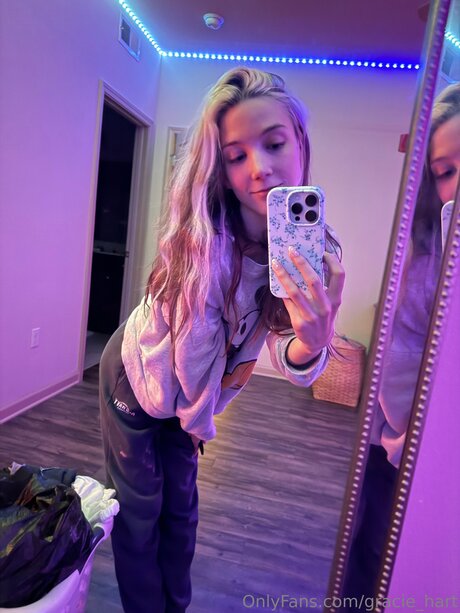 Gracie Hart model perfect pictures