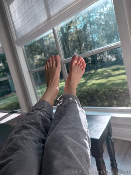 Gracie Hart erotic model picture