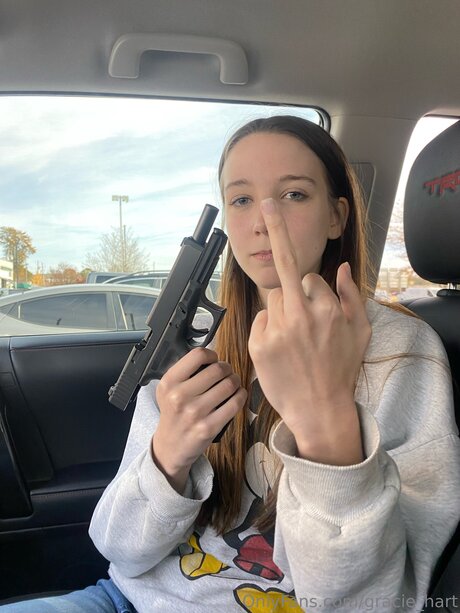 Gracie Hart porn model pic