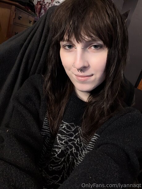Lyannaqt pornstar beautiful img