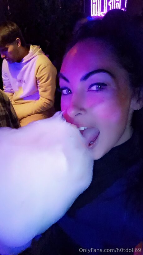 H0tdoll69 star porn archive