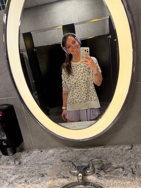 Therealbatmanduhx sexy model photo