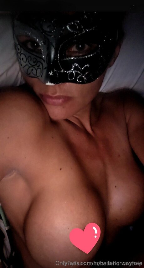 Hotwifenorwayfree xxx model image