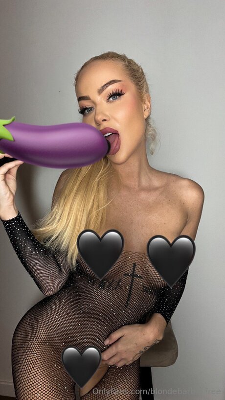 Blondebarbie Free pornstar free photos