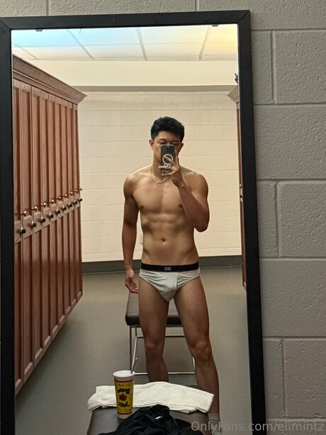 Elimintz model porn pic