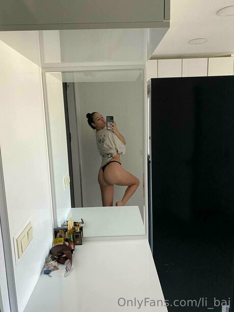 Li Baj nice pornstar photos