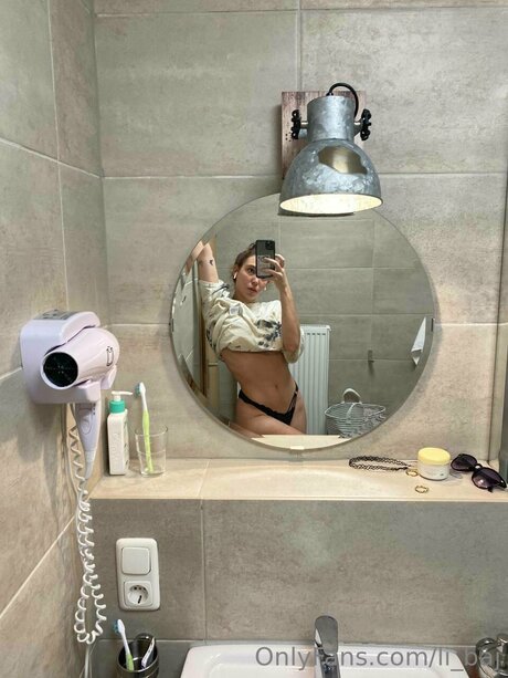 Li Baj art model pictures