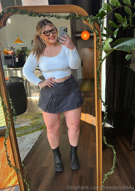 Freedemibleu sex model pic