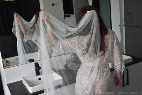 Hornee Couple star sexy pics