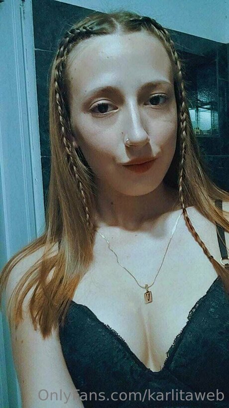 Karlitaweb star top img