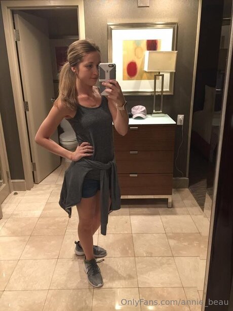 Annie Beau model high quality picture