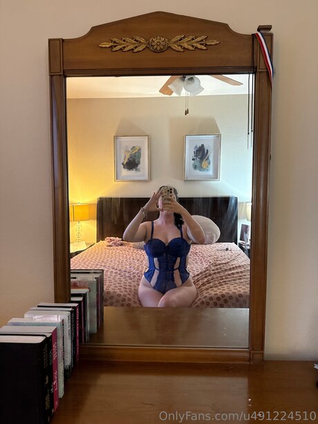 U491224510 hot star archive