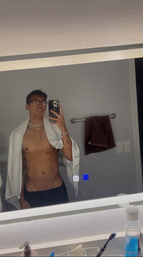 J Shredderson star exclusive galleries