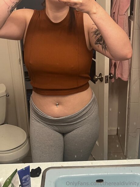 Therealdivinity model exclusive image