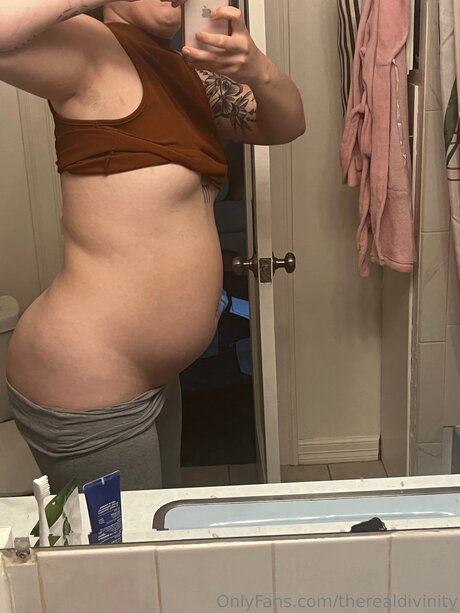 Therealdivinity sexy pornstar pics