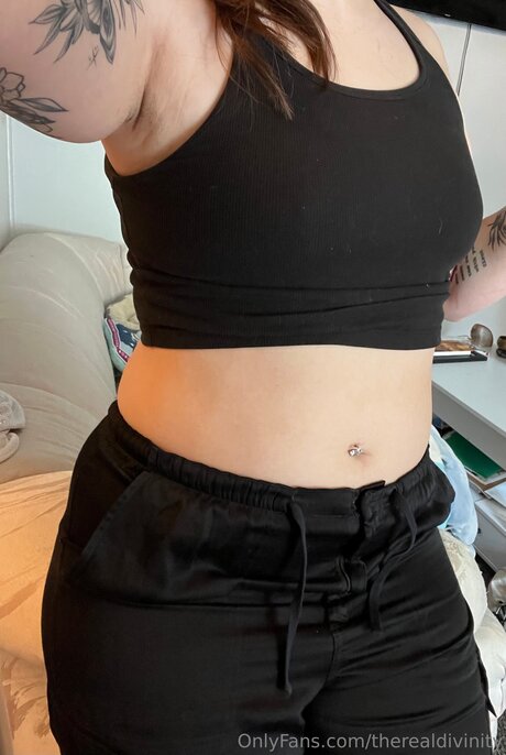 Therealdivinity pornstar erotic picture