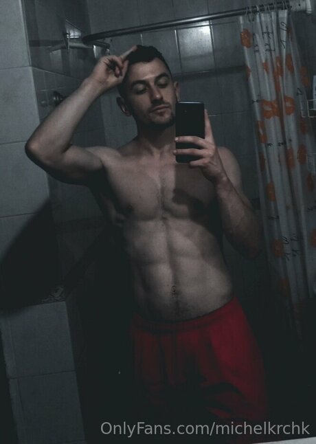 Playmike model naked img