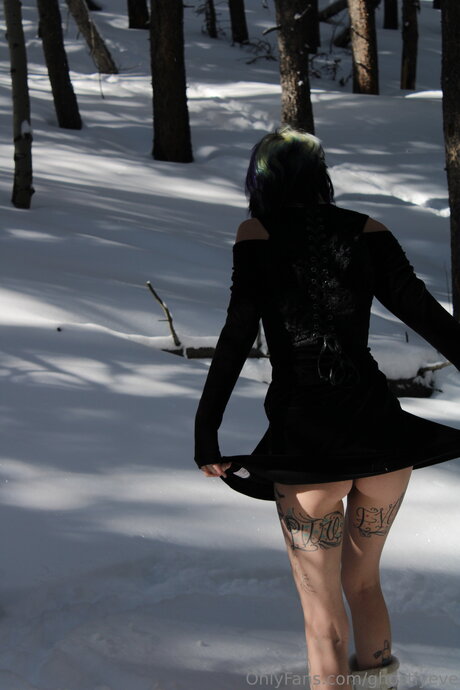 Ghostlyeve naked actress image