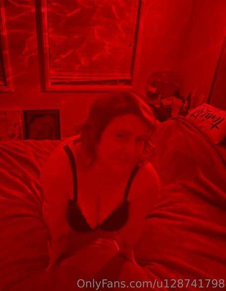 roxanneandmax swingers model adult picture