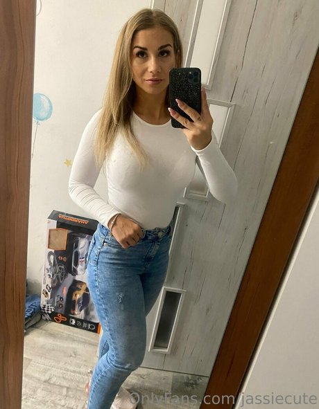 jassiecute nudes pornstar archive