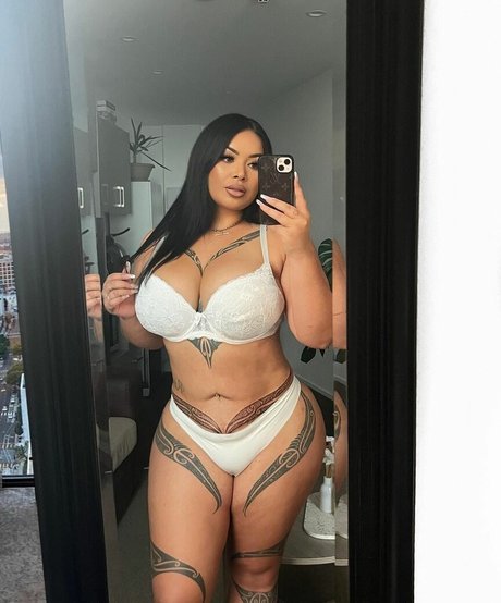 Krisy Erin beautiful star pictures