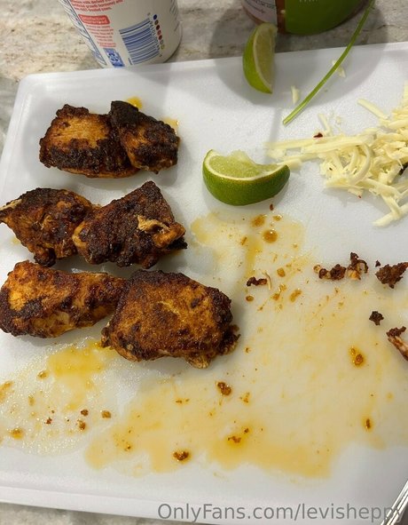 levisheppy model nude photo