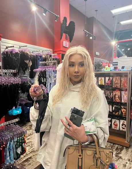 povlotti nice pornstar pic