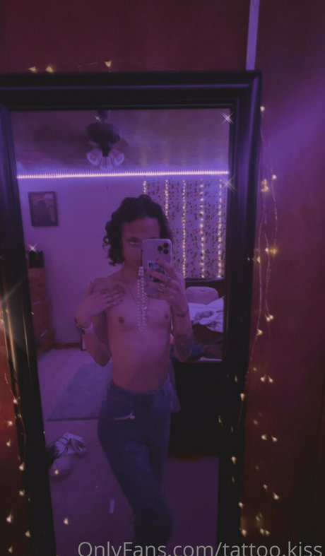 tattoo kiss adult star img