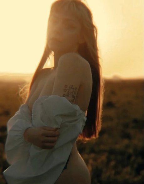 hey ksksss model nudes pics