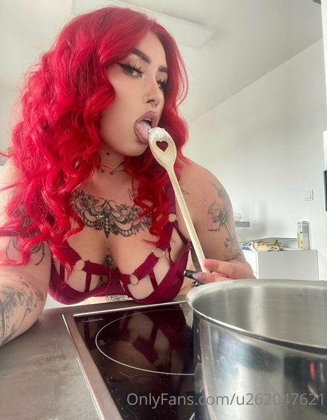 inkedlauraa pretty actress gallery