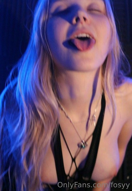 fosyy pornstar beautiful pic