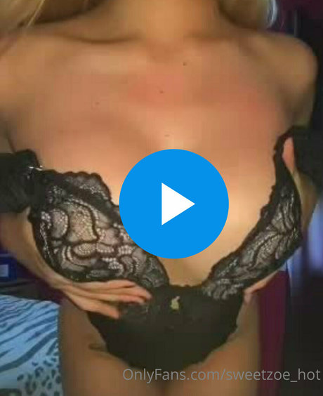 sweetzoe hot naked pornstar pic