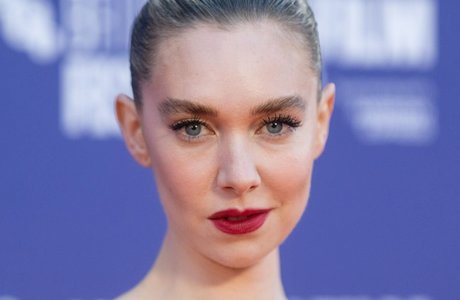Vanessa Kirby perfect star photo
