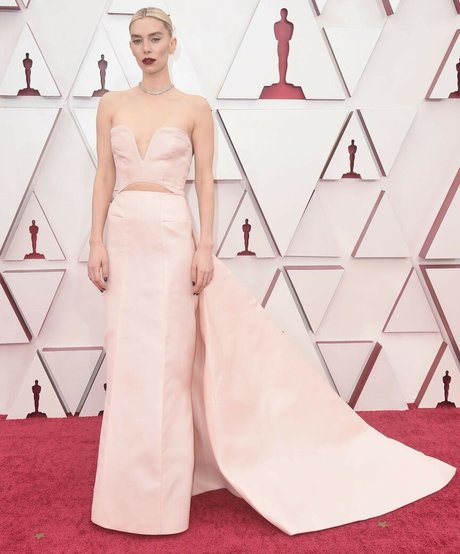 Vanessa Kirby star nudes photos