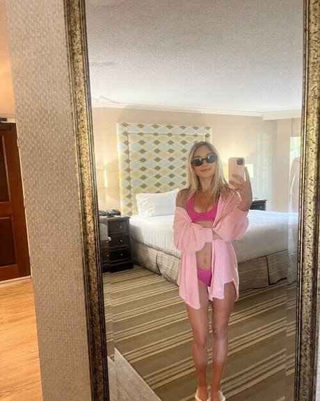 Natalie Decker xxx pornstar gallery