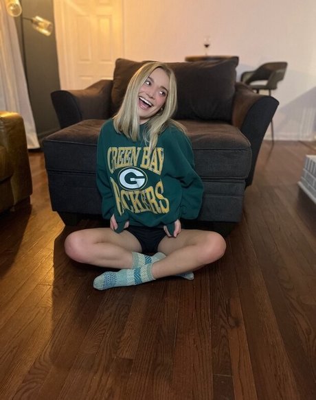 Natalie Decker hd pornstar img