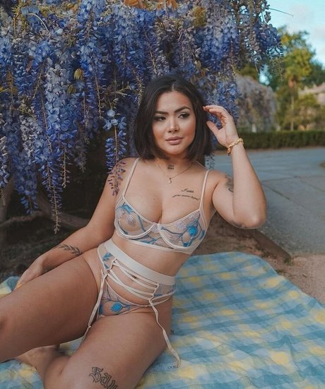 Michellen Cristina model high quality image