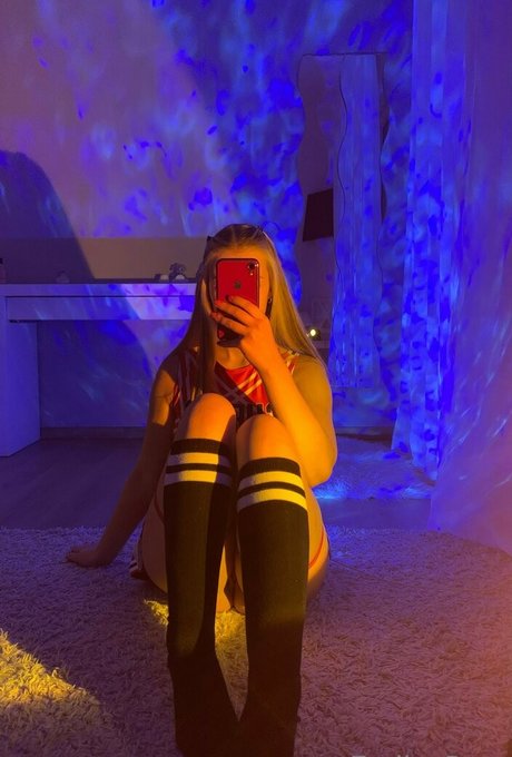 emilyxross naked model photos