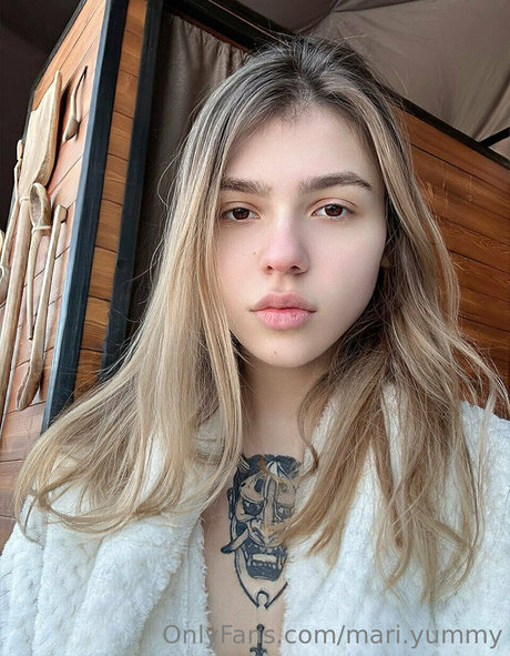 mari yummy erotic actress pic