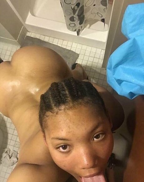 bonniexclyde18 model xxx photo