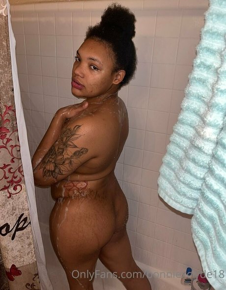 bonniexclyde18 best model photo