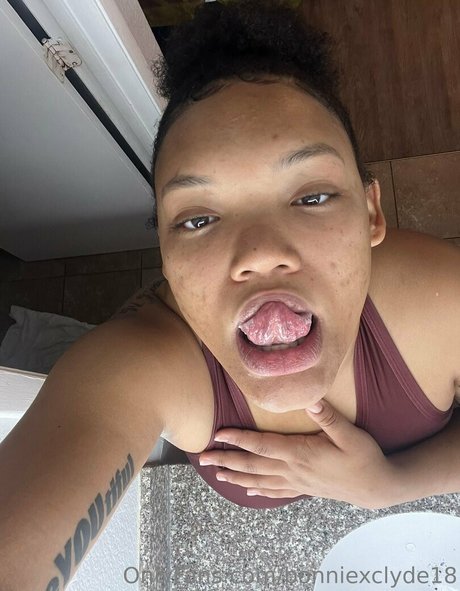 bonniexclyde18 erotic actress photos