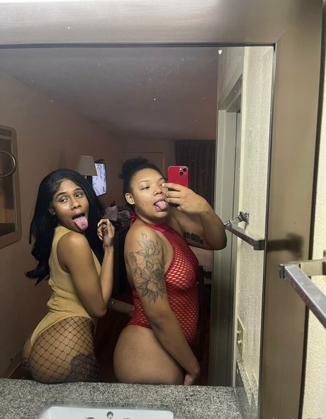 bonniexclyde18 top model picture