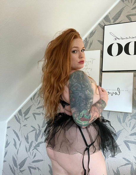 lunaloufoxfree model sexy img