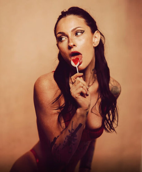 I Will Buy naked actress img